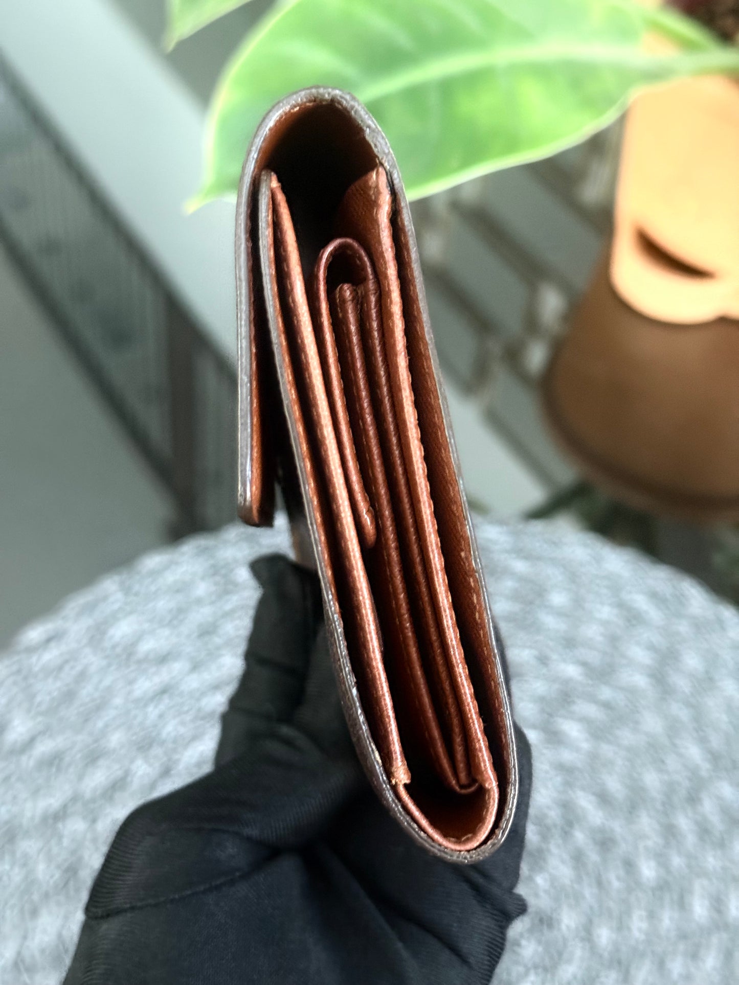 Etui Wallet Passport Holder in Monogram with 6 Cardholders 🗓️ Year: 1998