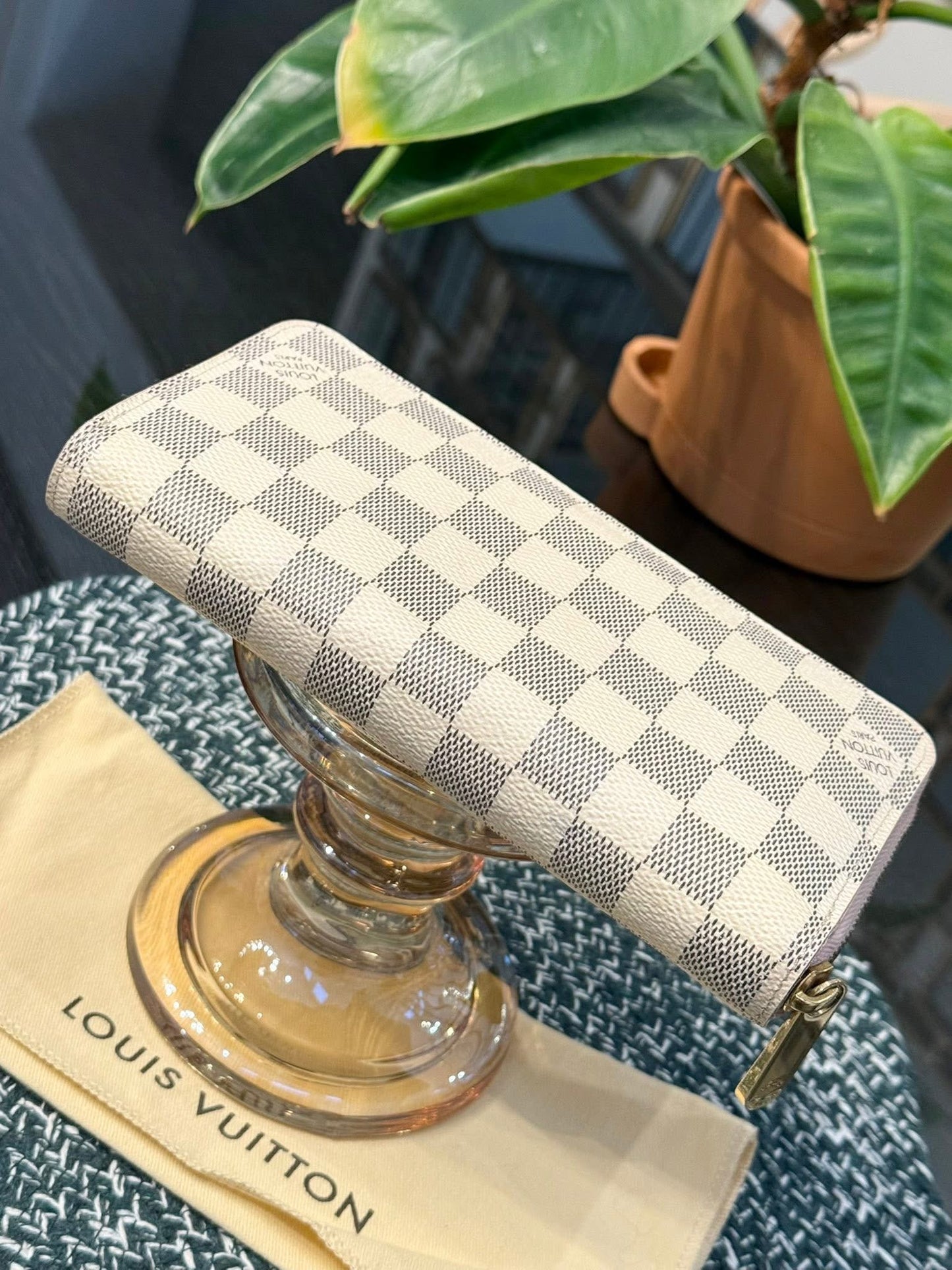 Zippy Wallet Azur in Rose Ballerine with Dustbag 🗓️ Year: 2019