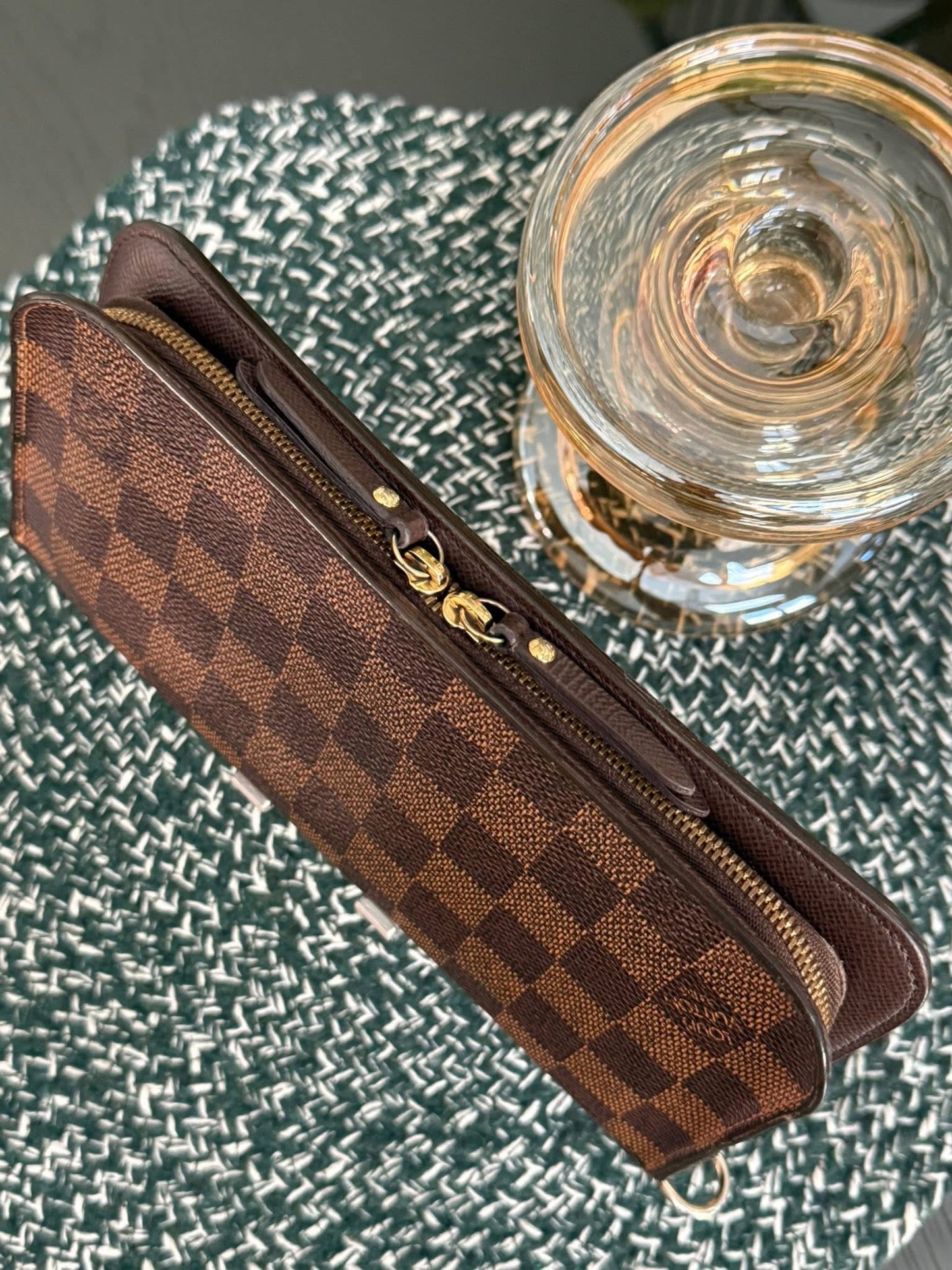 Insolite Wallet in De 🗓️ Year: 2010