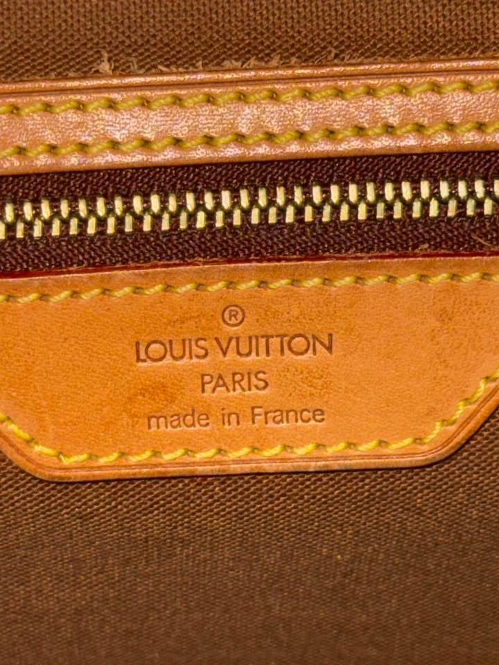 Sologne Crossbody 📅 Year: 2000