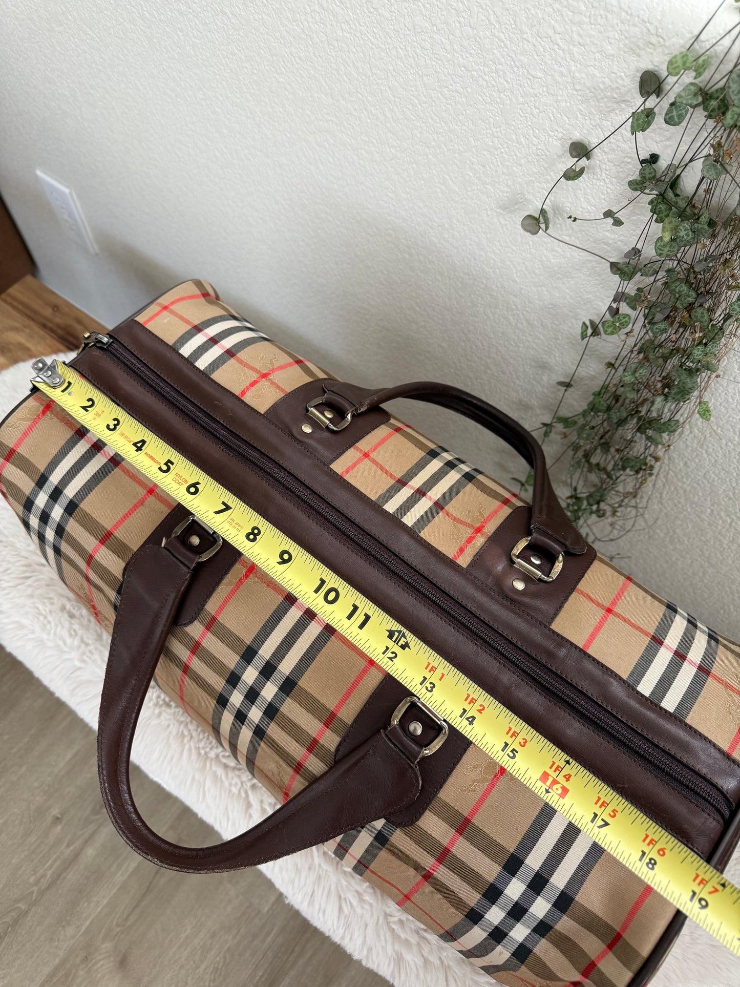 Burberry Duffle/ Travel Bag 📅