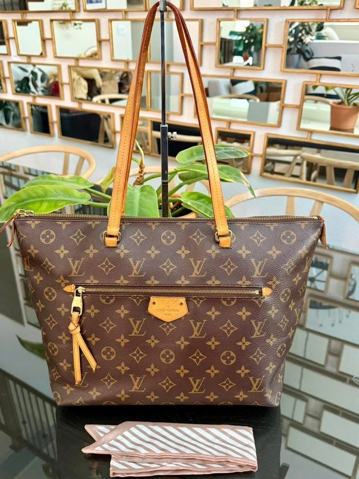 Monogram Lena MM Tote with Non branded Twilly 🗓️ Year: 2016