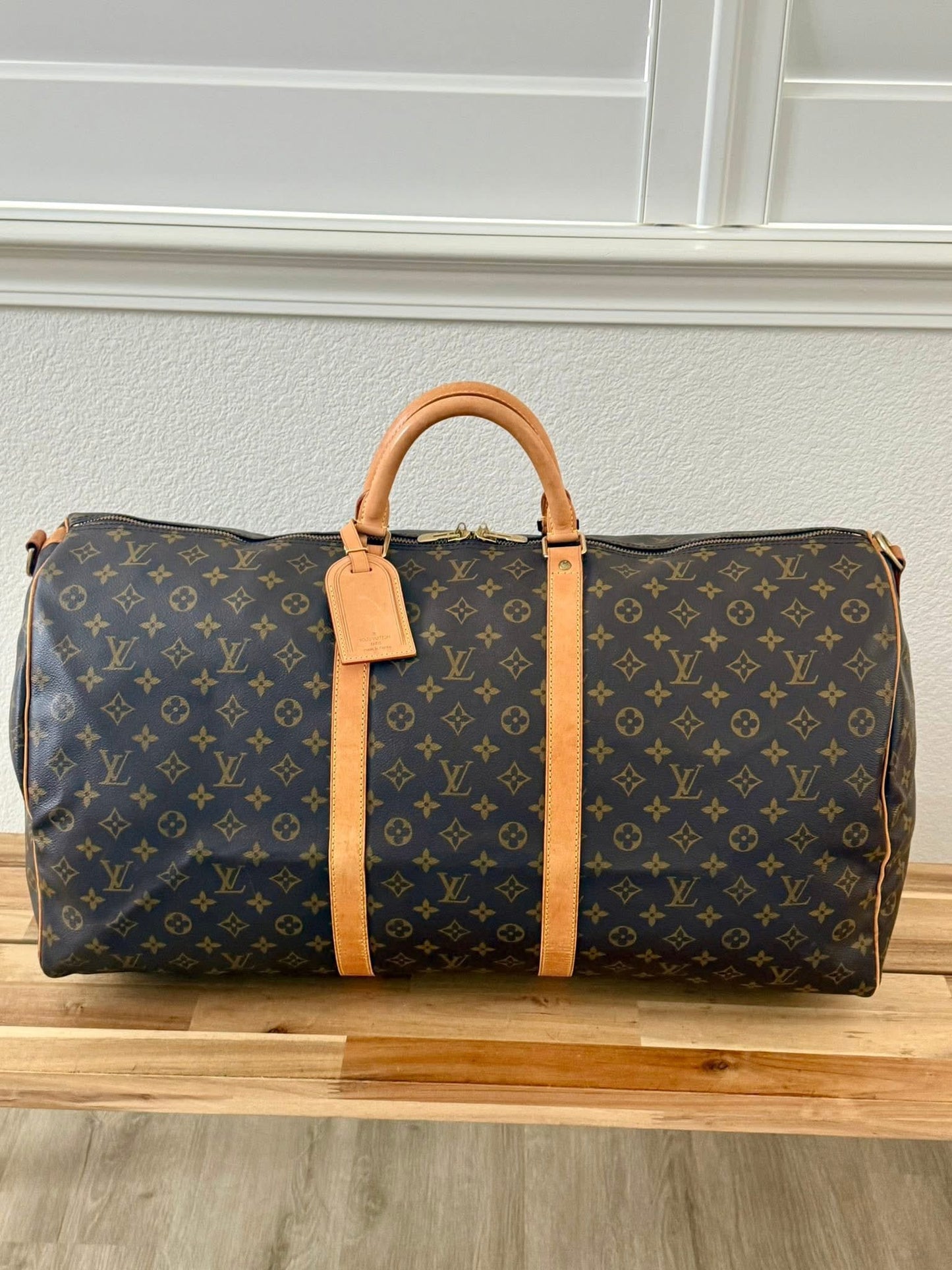 Keepall 60 Bandoulier with Original Strap, Luggage Tag and Poignet 📅 Year: 1994