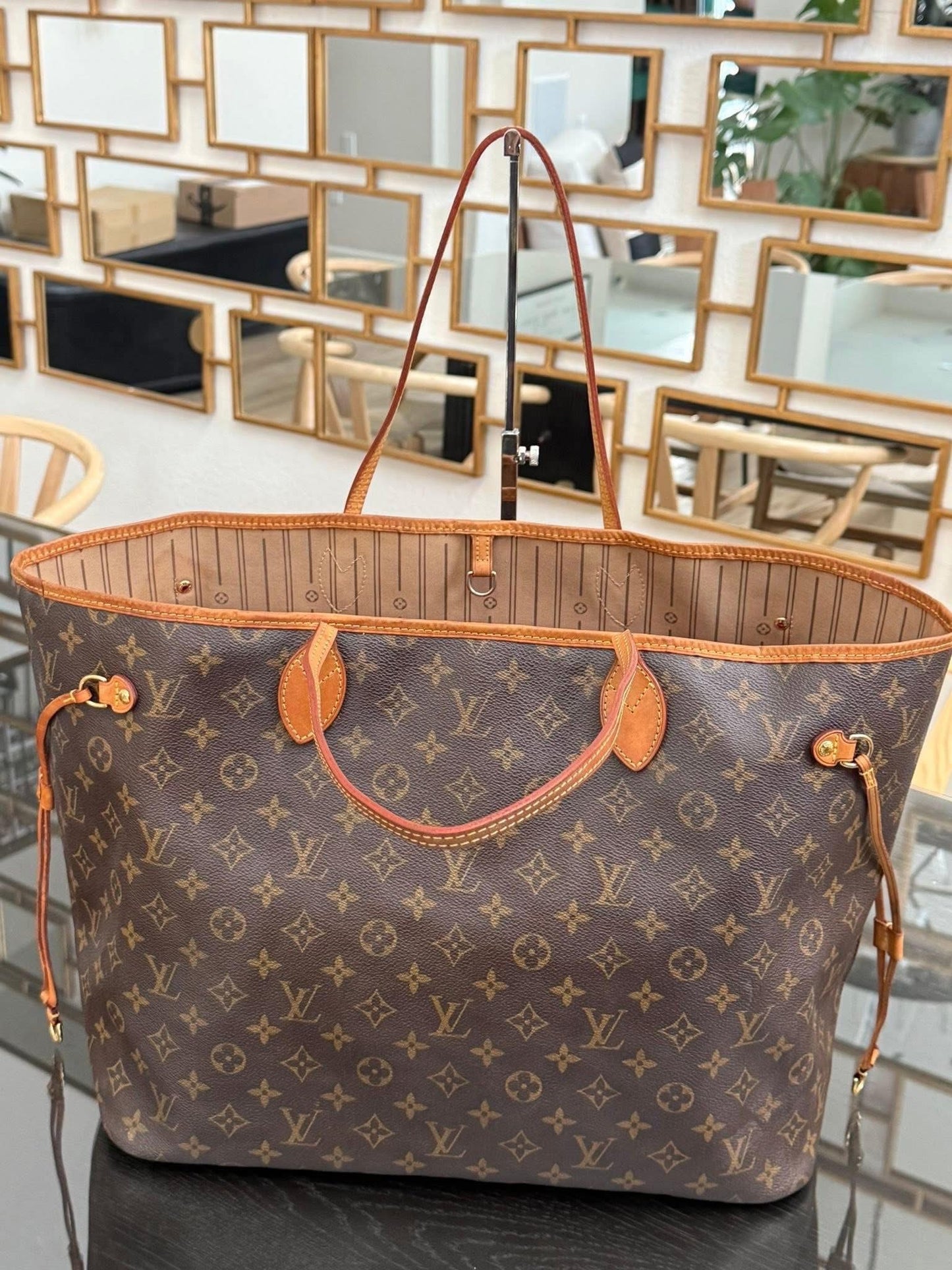 Neverfull GM with Dustbag and Insert Organizer 🗓️ Year: 2008