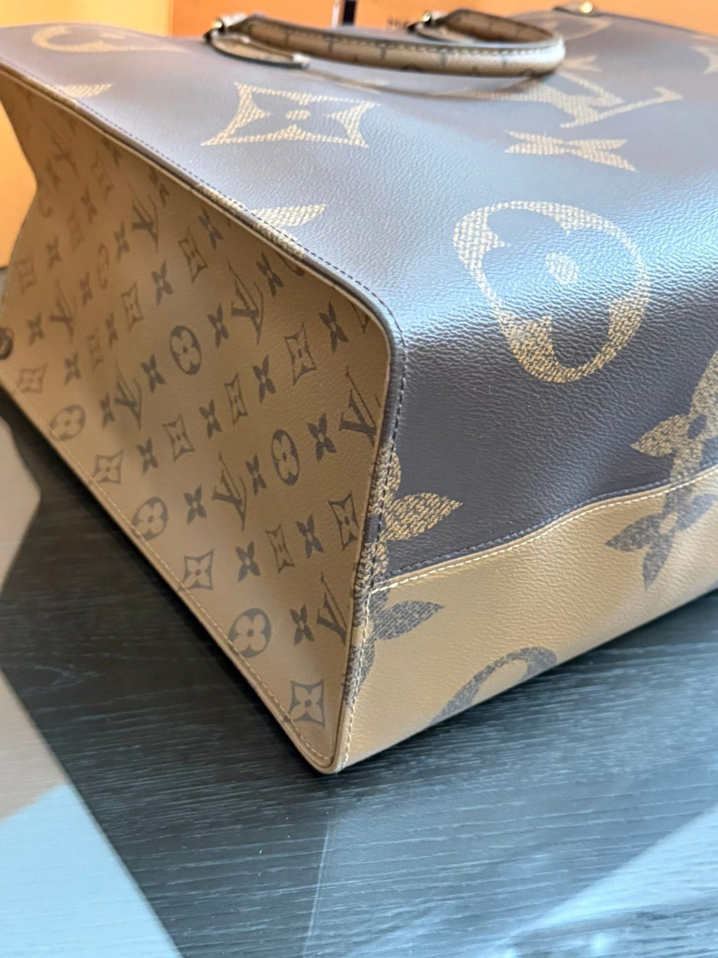 On The Go GM in Monogram Reverse with Dustbag, Insert Organizer, Box and Paper bag 🌺 -Microchip
