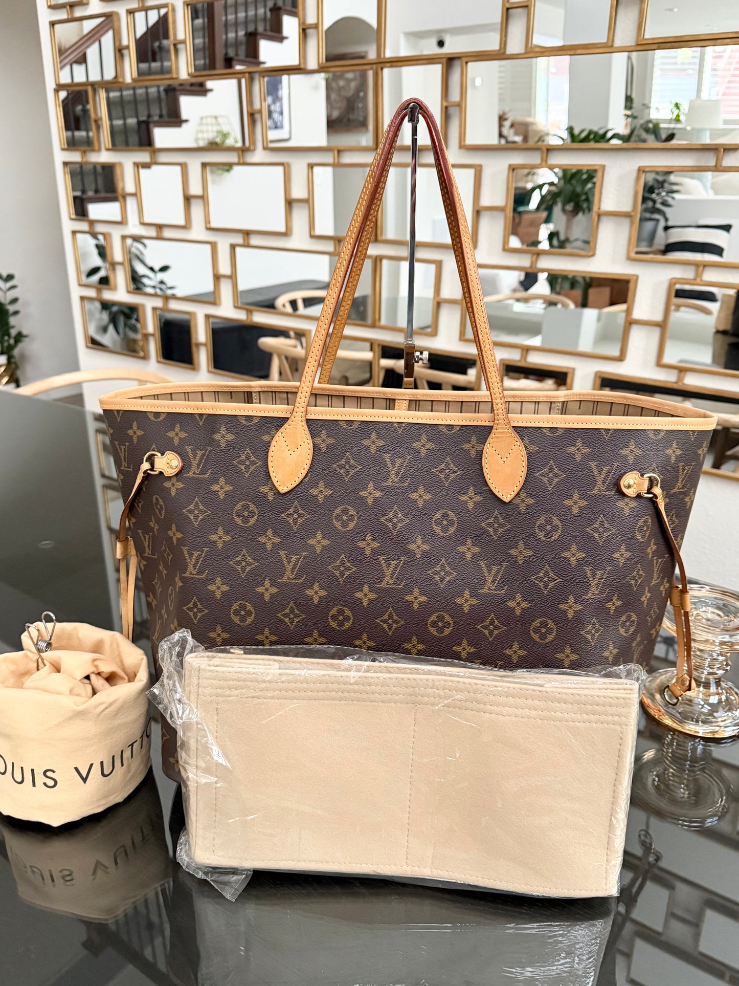 Neverfull GM in Monogram with Dustbag and Insert Organizer 📅 Year: 2007