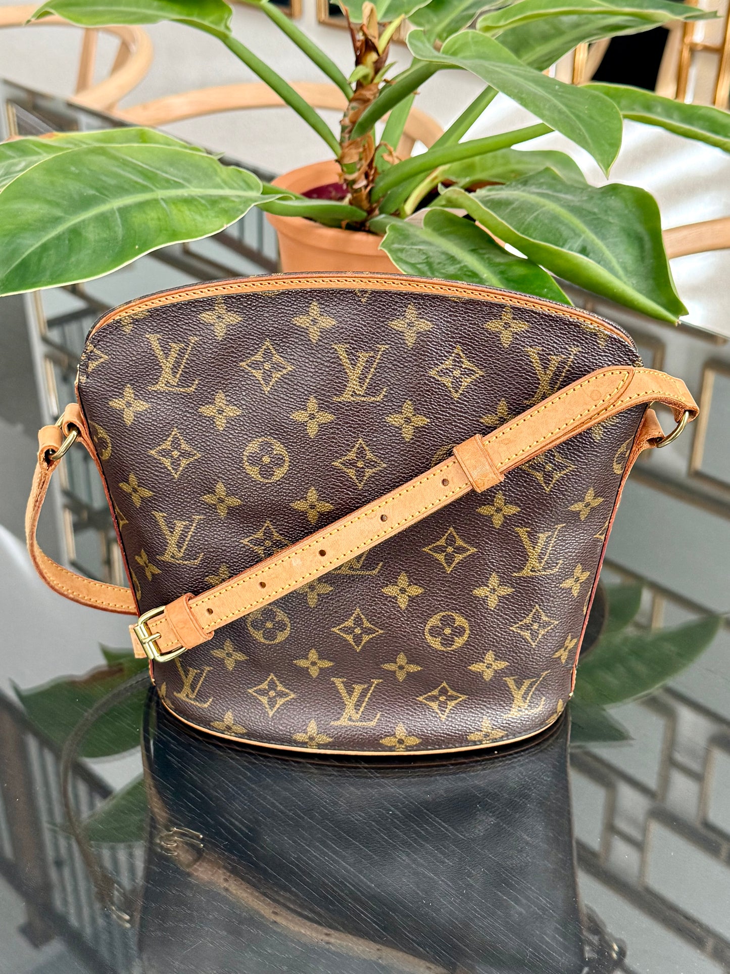 Drouot Crossbody 📅 Year: 1997