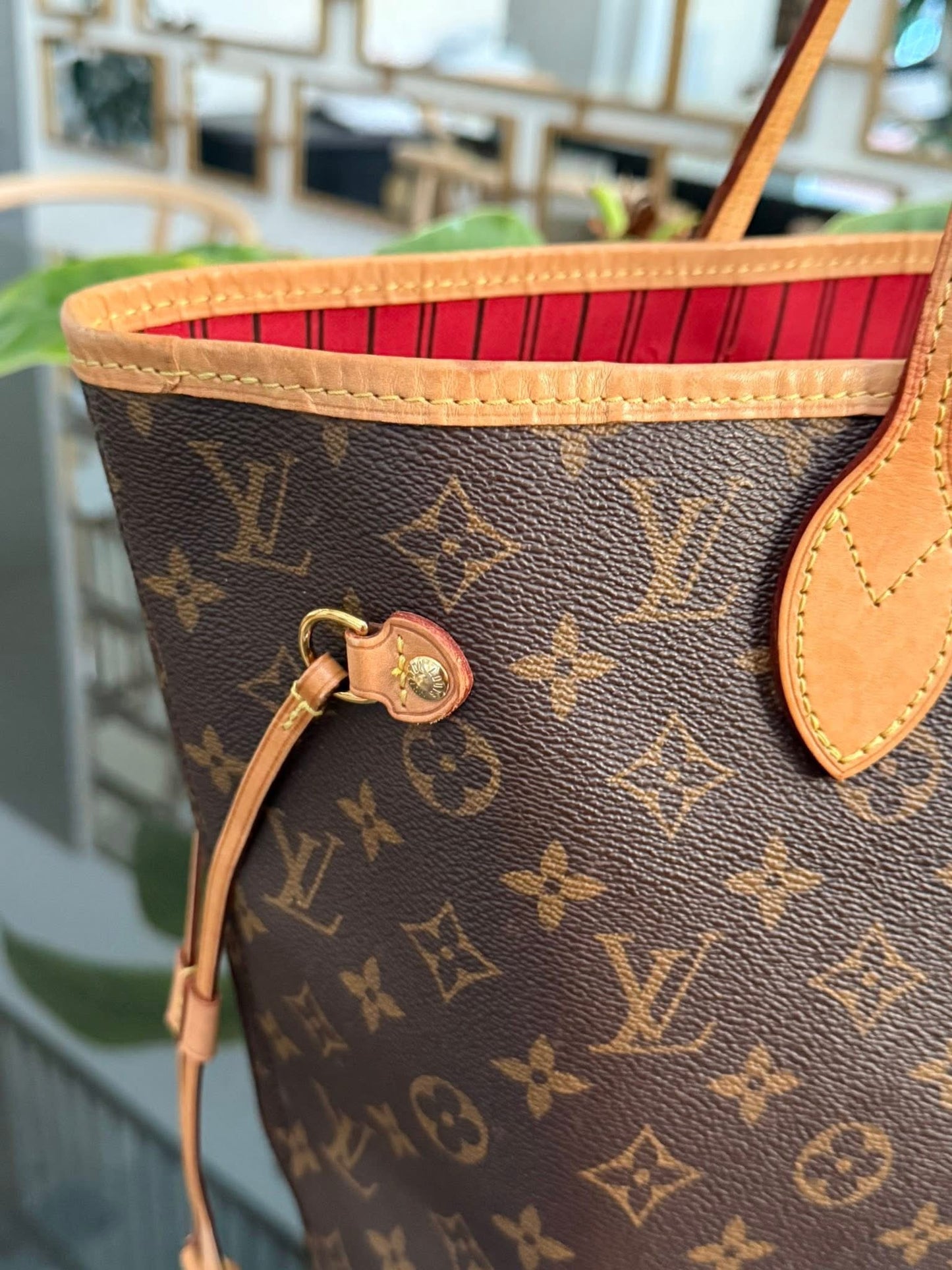 Neverfull MM Monogram in Cerise interior with Dustbag and Insert Organizer 🌺 📅 Year: 2018