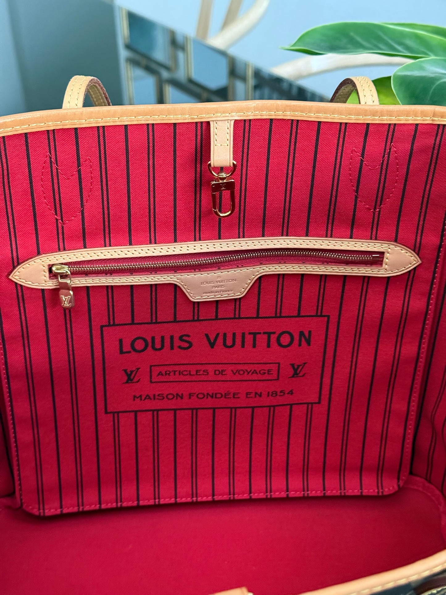 Neverfull MM in Monogram Cerise Interior with Dustbag 🗓️ Year: 2017