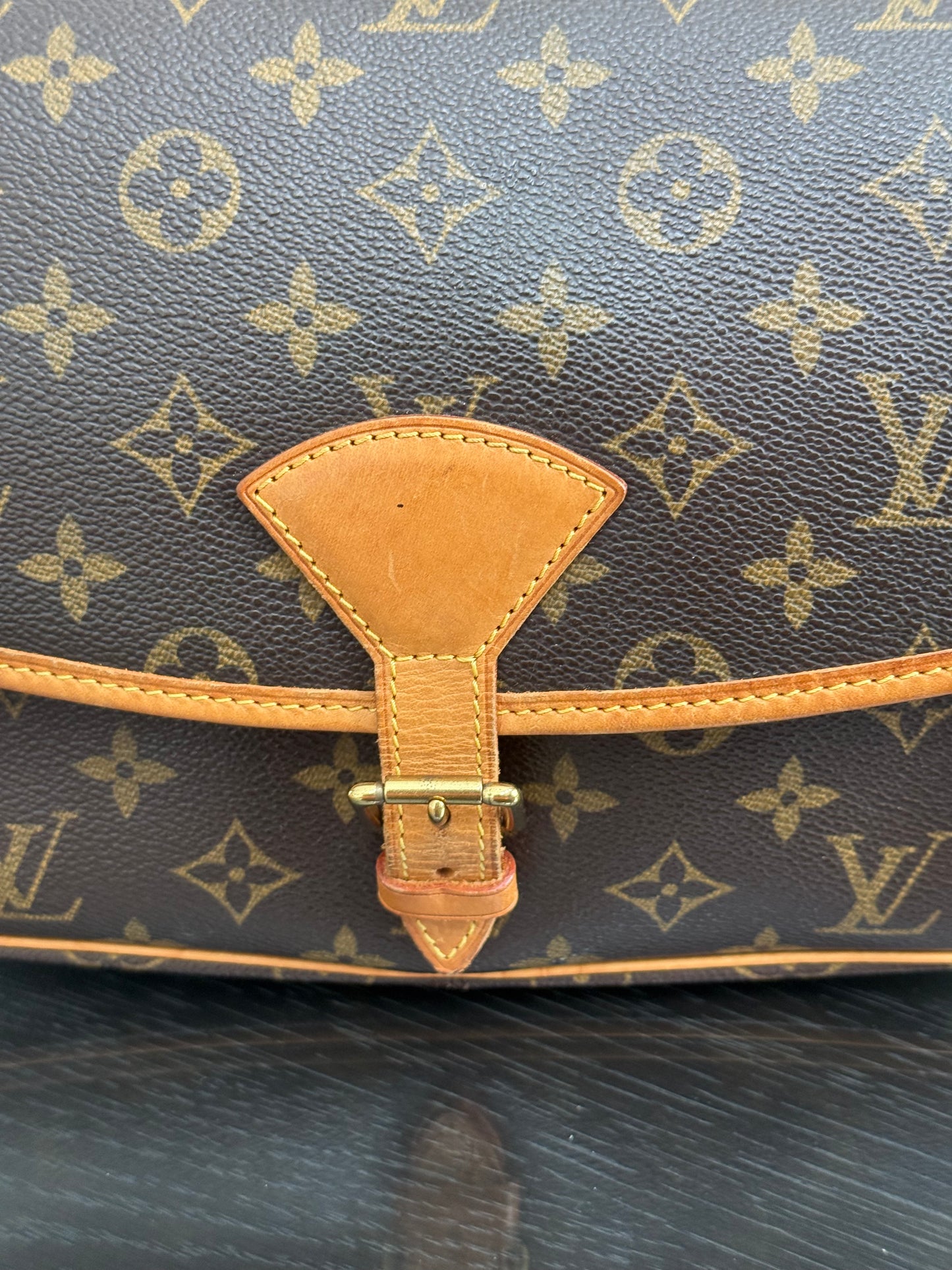 Sologne Crossbody 📅 Year: 2003