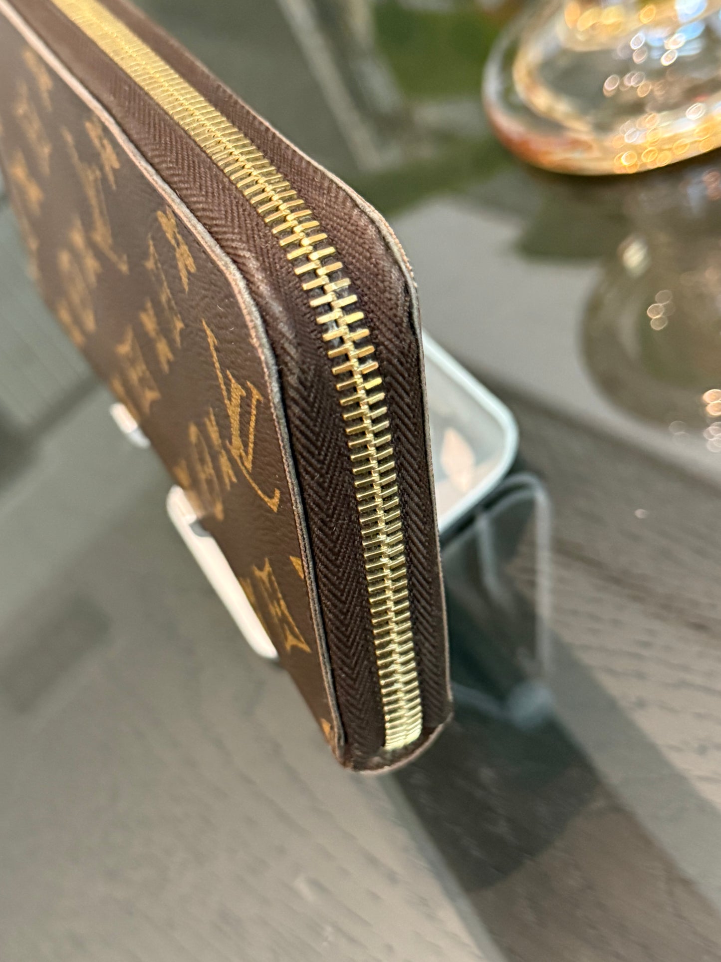 Zippy Long Wallet in Monogram with Dustbag 🗓️ Year: 2014