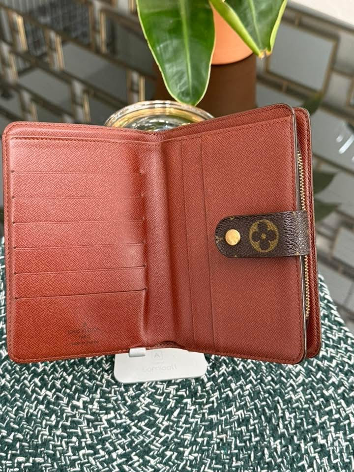 Etui Wallet Passport Holder in Monogram with 8 Cardholders 🗓️ Year: 1990