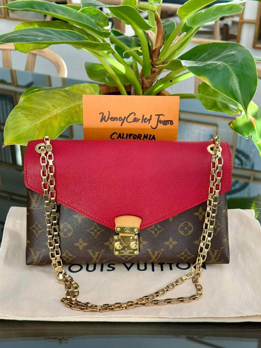 Pallas Chain in Cherry with Dustbag -🗓️ Year: 2015