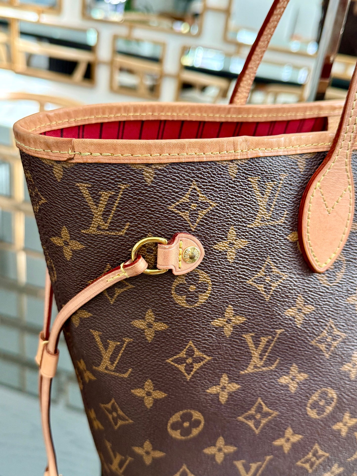 Neverfull MM Monogram in Cerise interior with Dustbag and Insert Organizer 📅 Year: 2020
