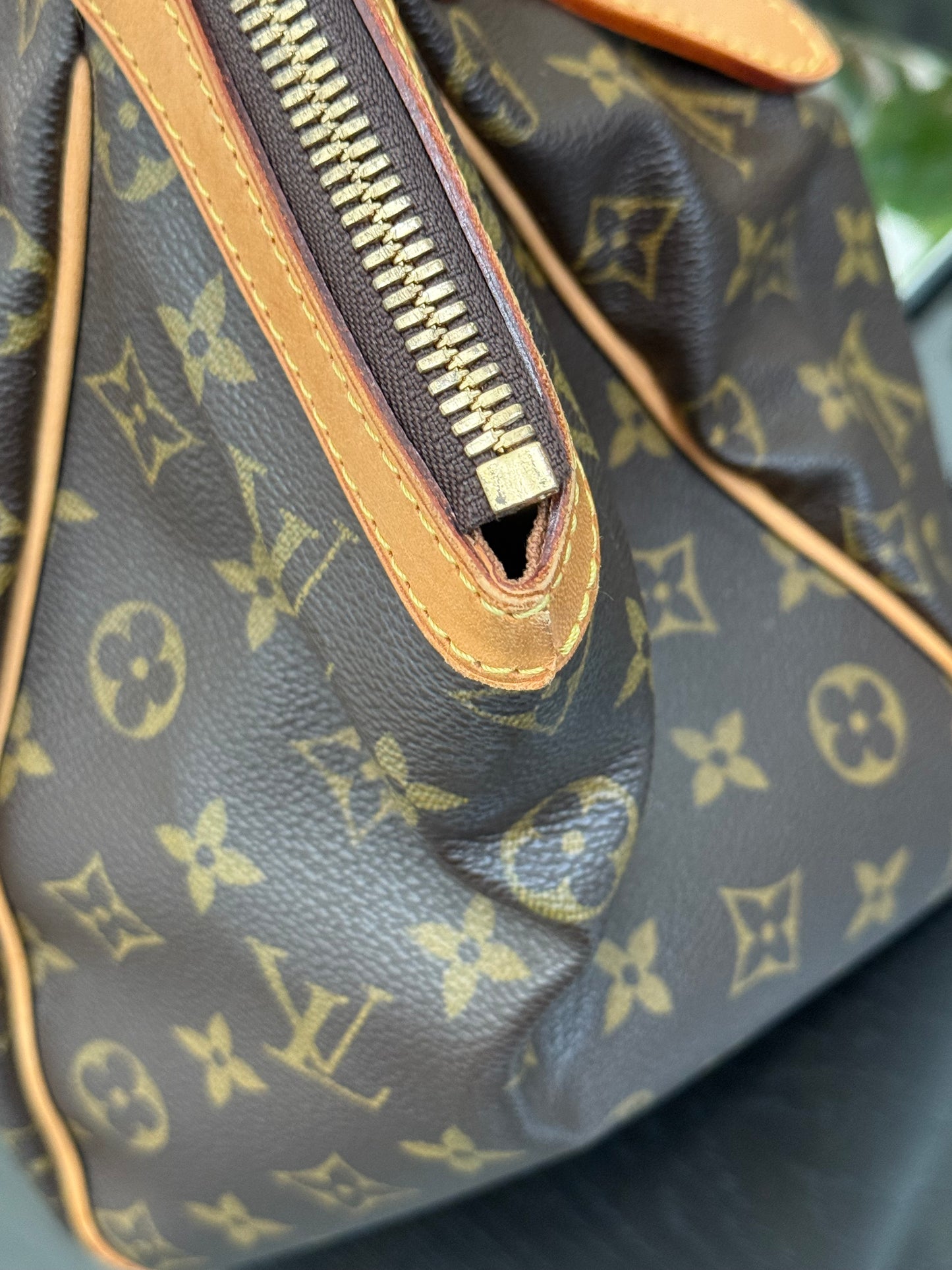 🌺 Tivoli GM in Monogram - 🗓️ Year: 2008