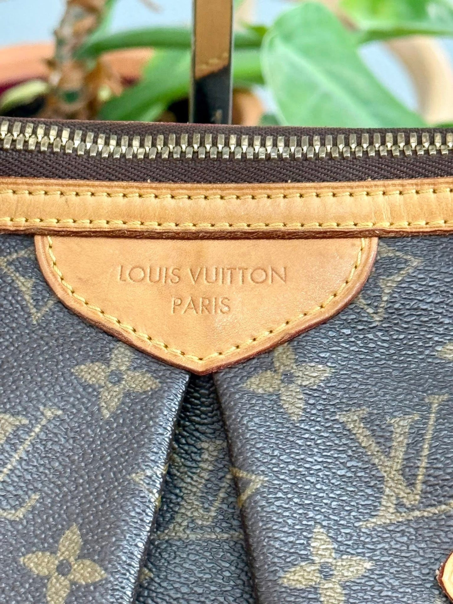 Palermo GM with Original Strap. Dustbag and Insert Organizer 🌺
Year: 2009