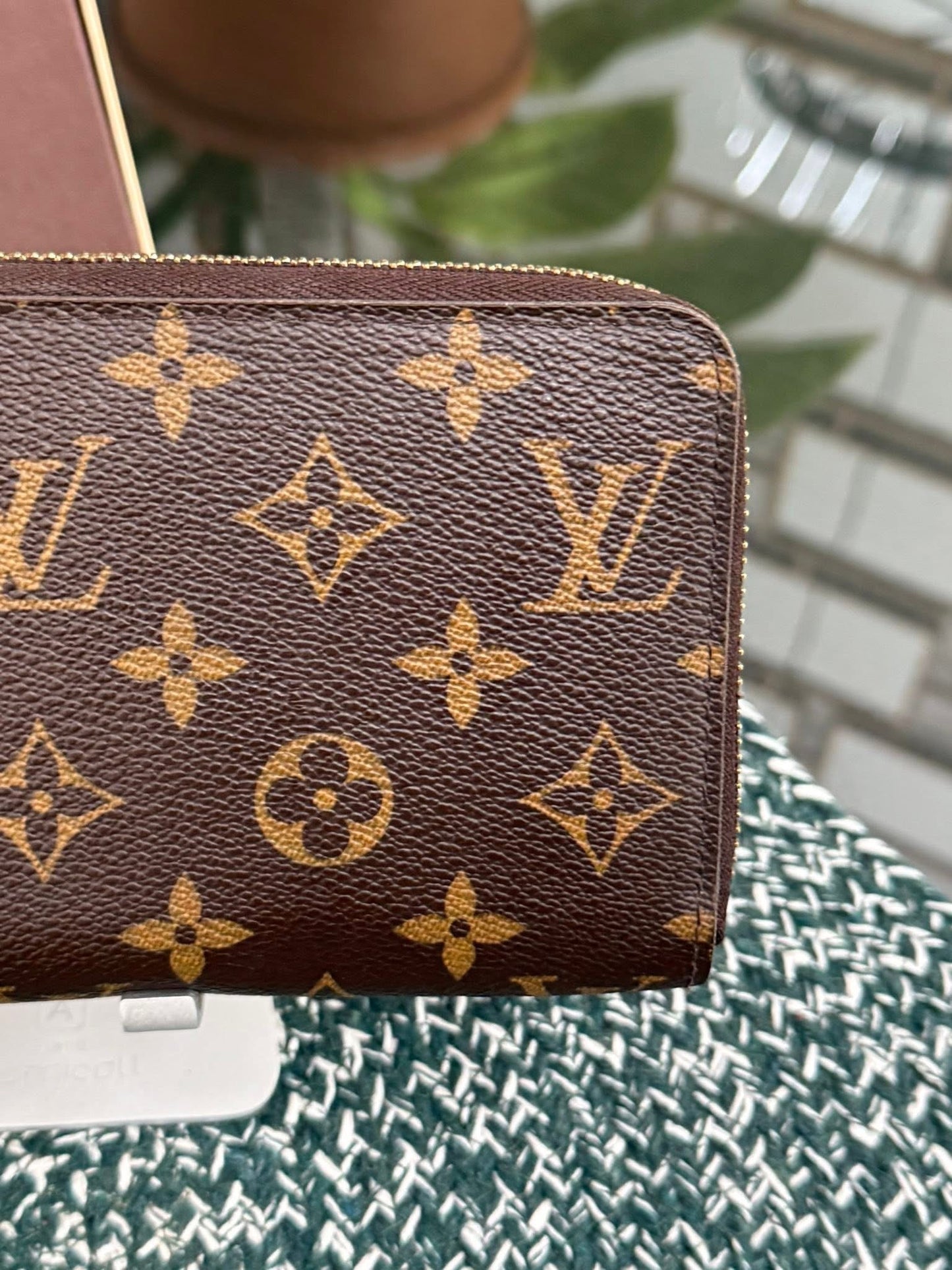 Zippy Long Wallet in Monogram with box 🗓️ Year: 2009