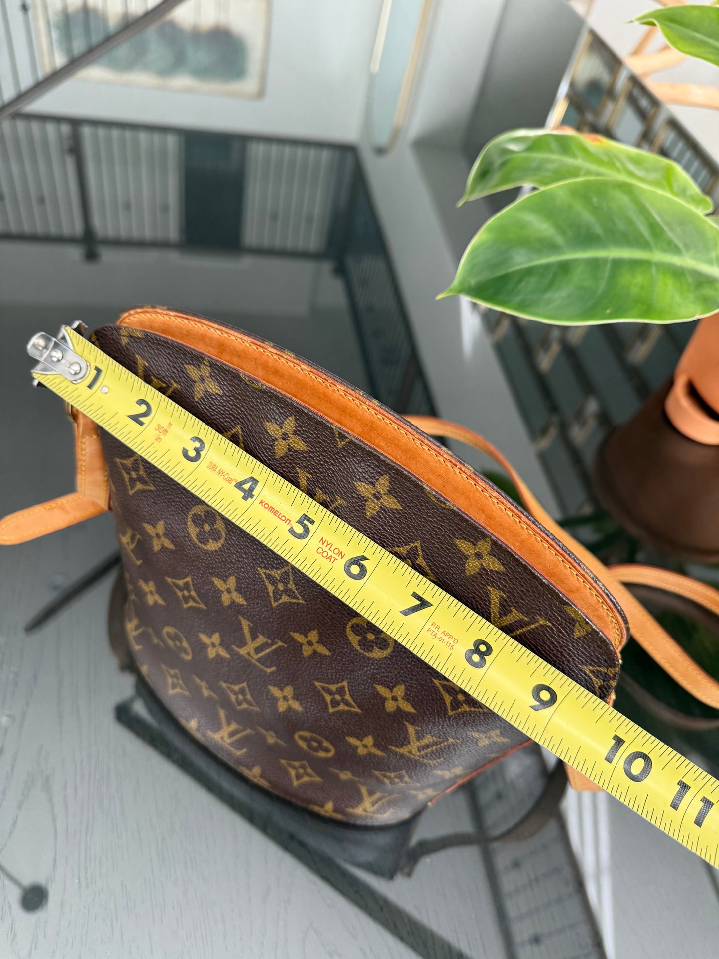 Drouot Crossbody 📅 Year: 1997