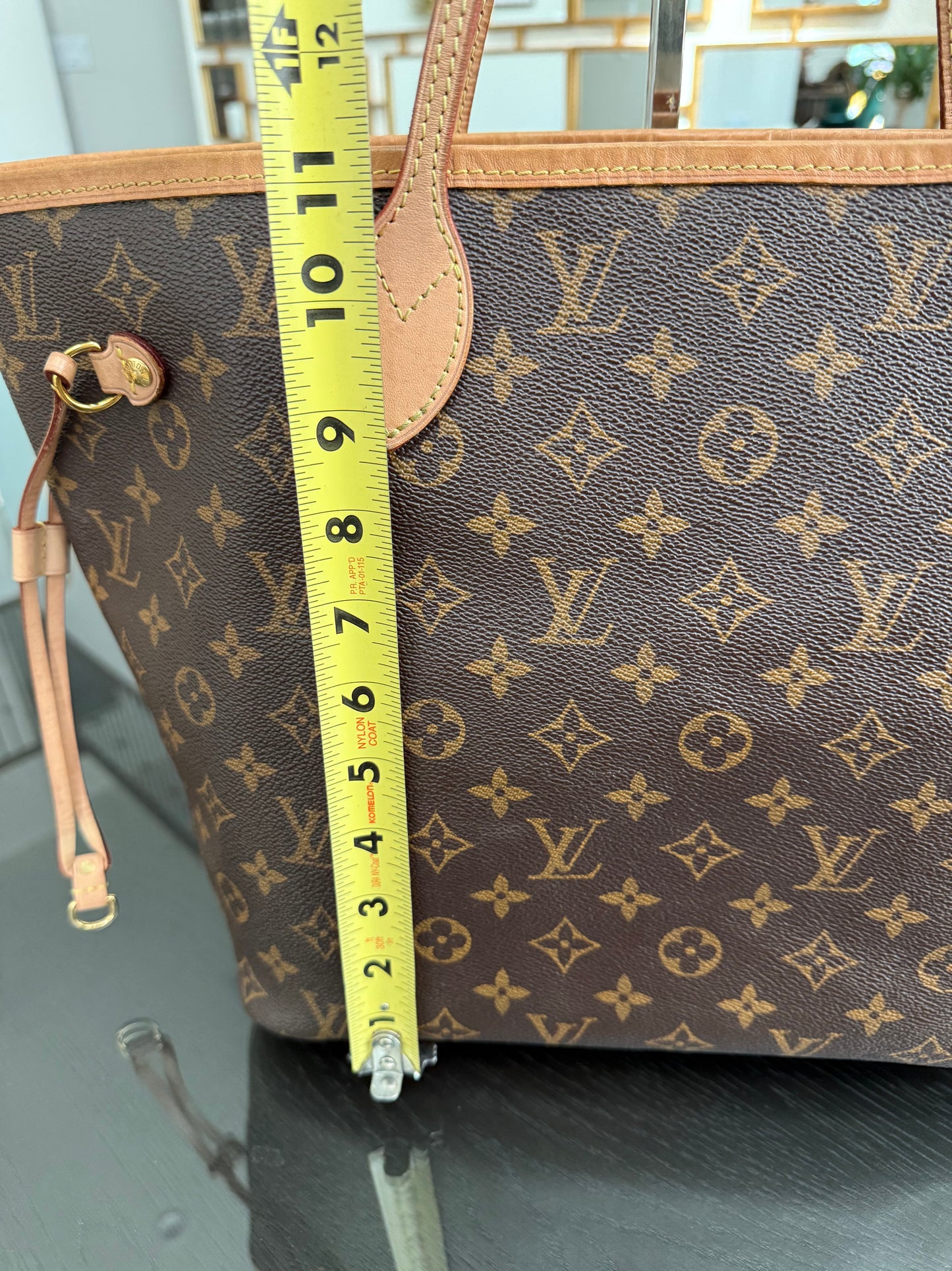 Neverfull MM Monogram in Cerise interior with Dustbag and Insert Organizer 📅 Year: 2020