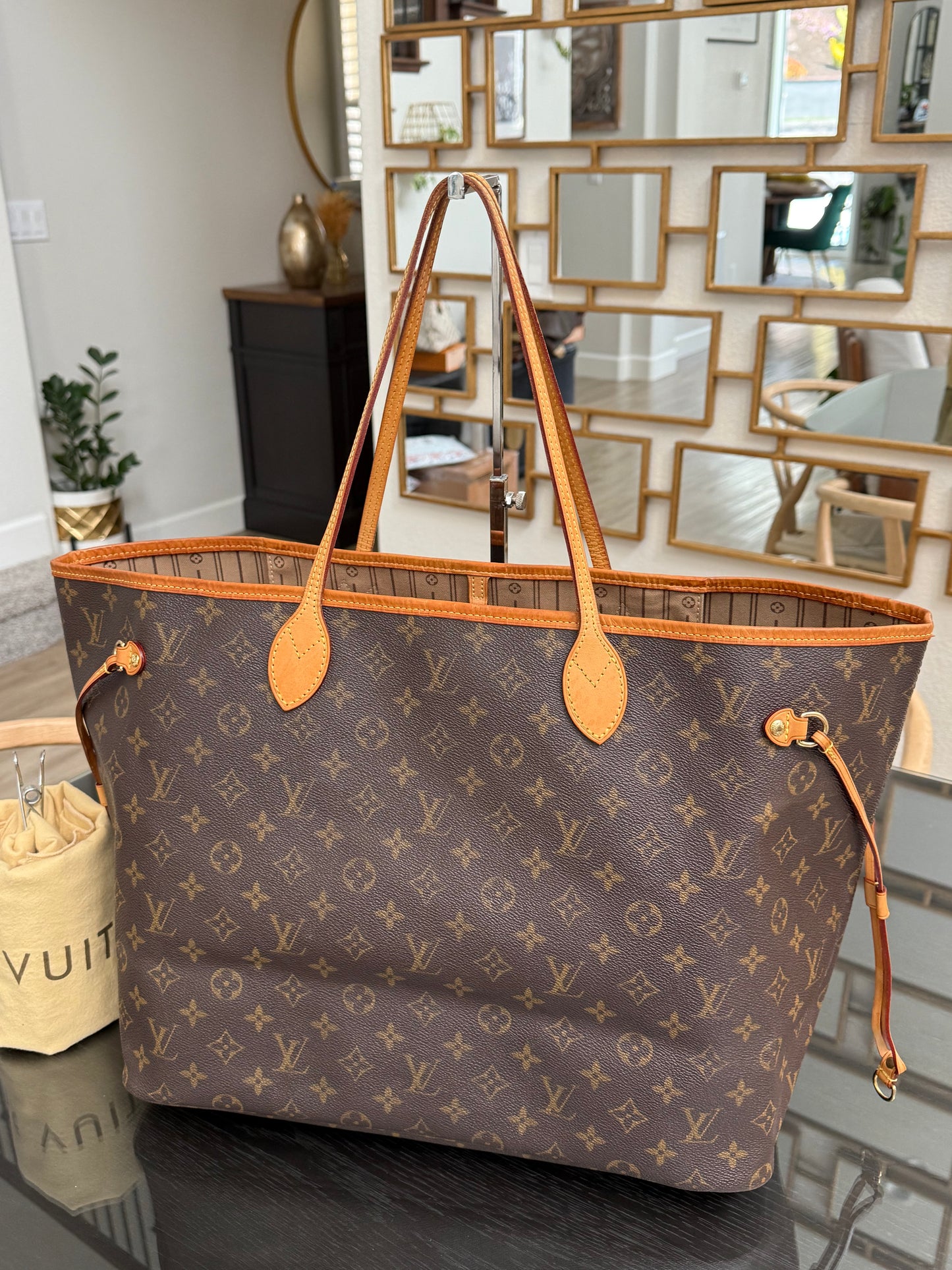 Neverfull GM with Dustbag and Insert Organizer 📅 Year: 2009