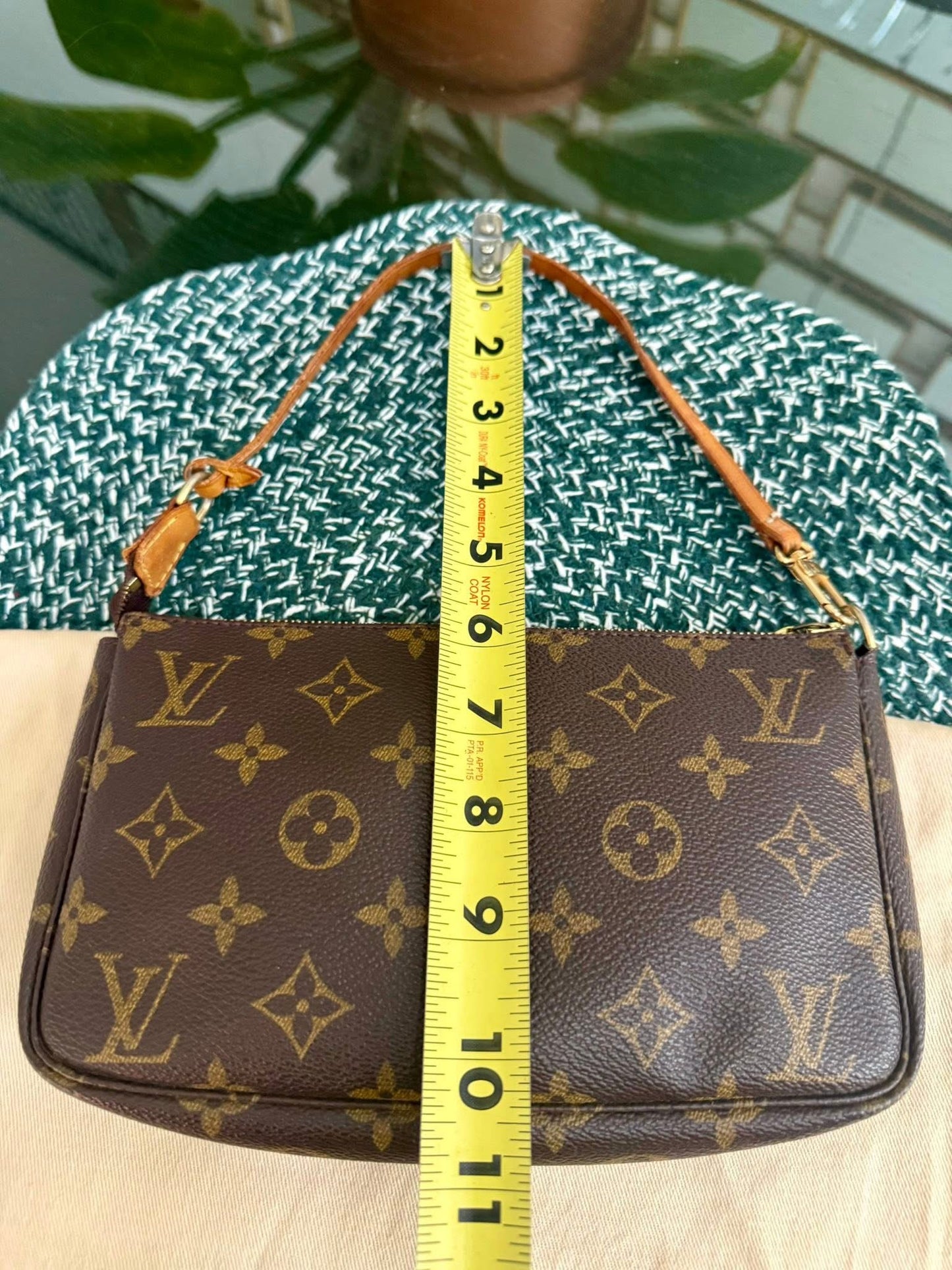 Pochette Accessories with Dustbag 📅 Year: 1999