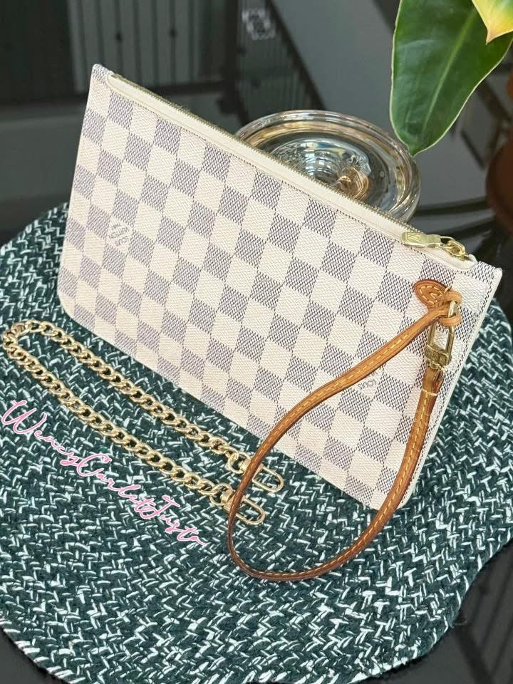 Neverfull MM/GM Pouch in Azur 🗓️ Year: 2014