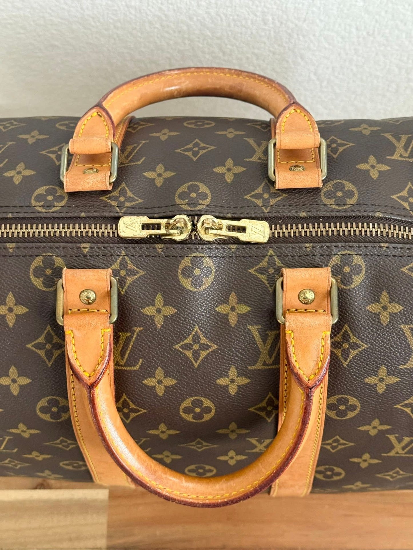 Keepall 45 Bandoulier with Original Strap , Luggage Tag and Poignet 📅 Year: 1989