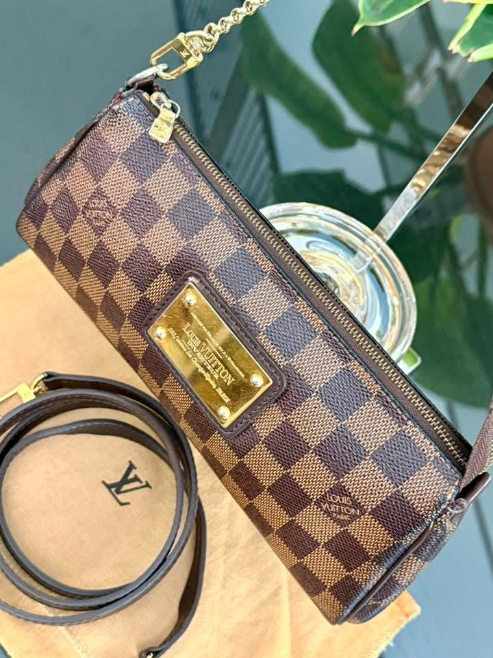 Eva Clutch in DE with Original Strap, Dustbag,Insert Organizer, Box and Paper bag 🗓️ Year: 2011