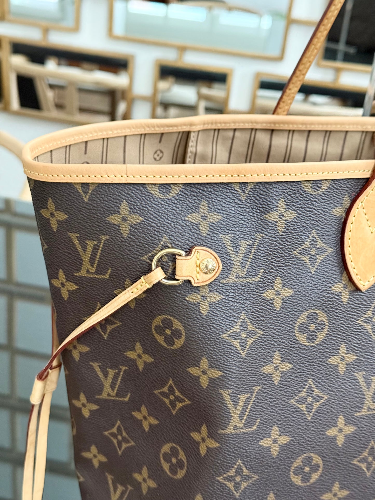 Neverfull GM in Monogram with Dustbag and Insert Organizer 📅 Year: 2007