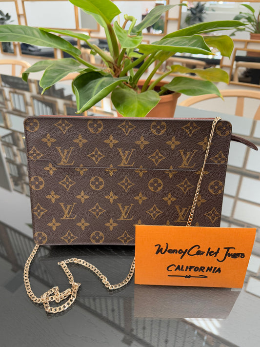 Pochette Homme with Generic Crossbody -🗓️ Year: 1995