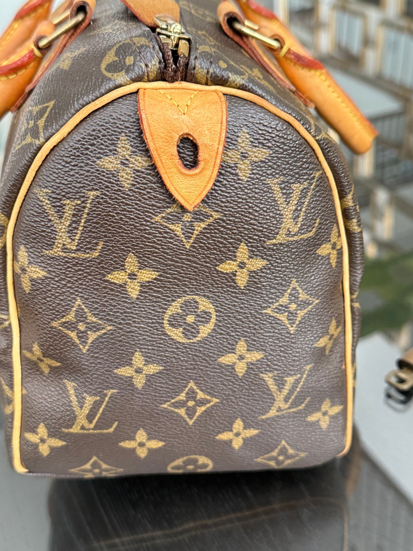 Speedy 25 in Monogram with Lock 🔐 and Key -🗓️ Year: 2005