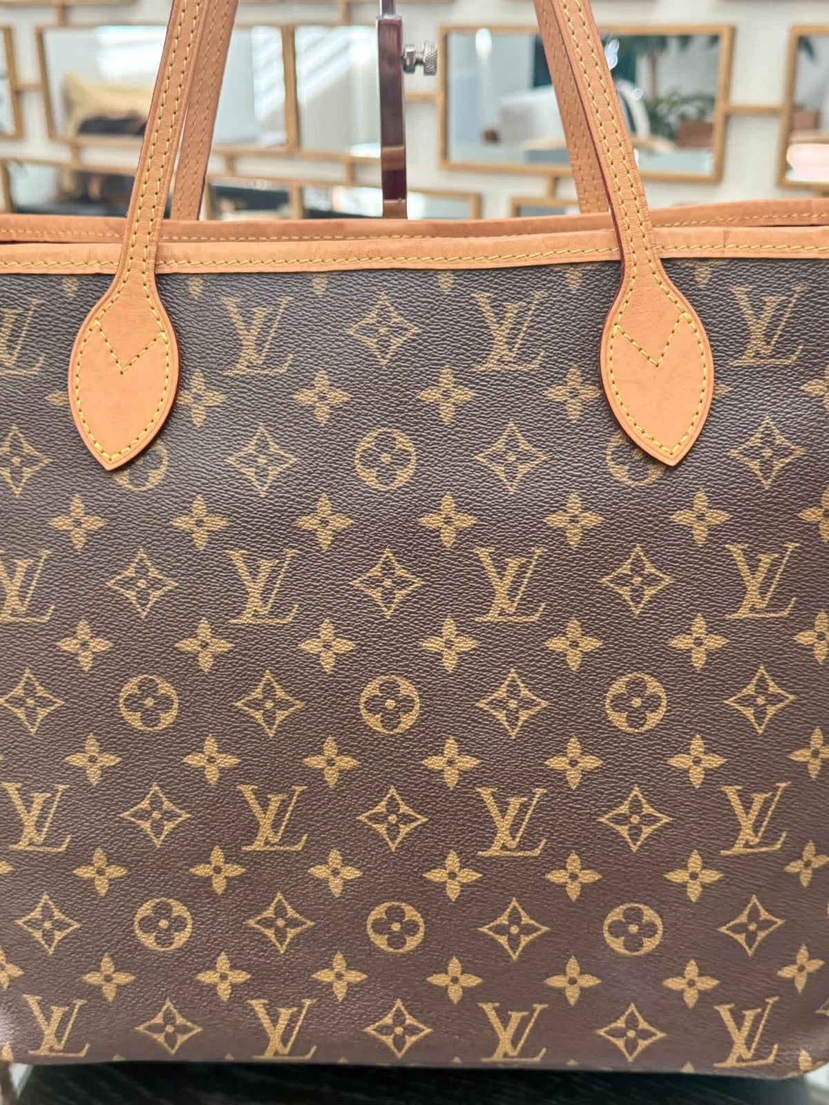 Neverfull MM in Peony interior with Dustbag and Insert Organizer 📅 Year: 2019