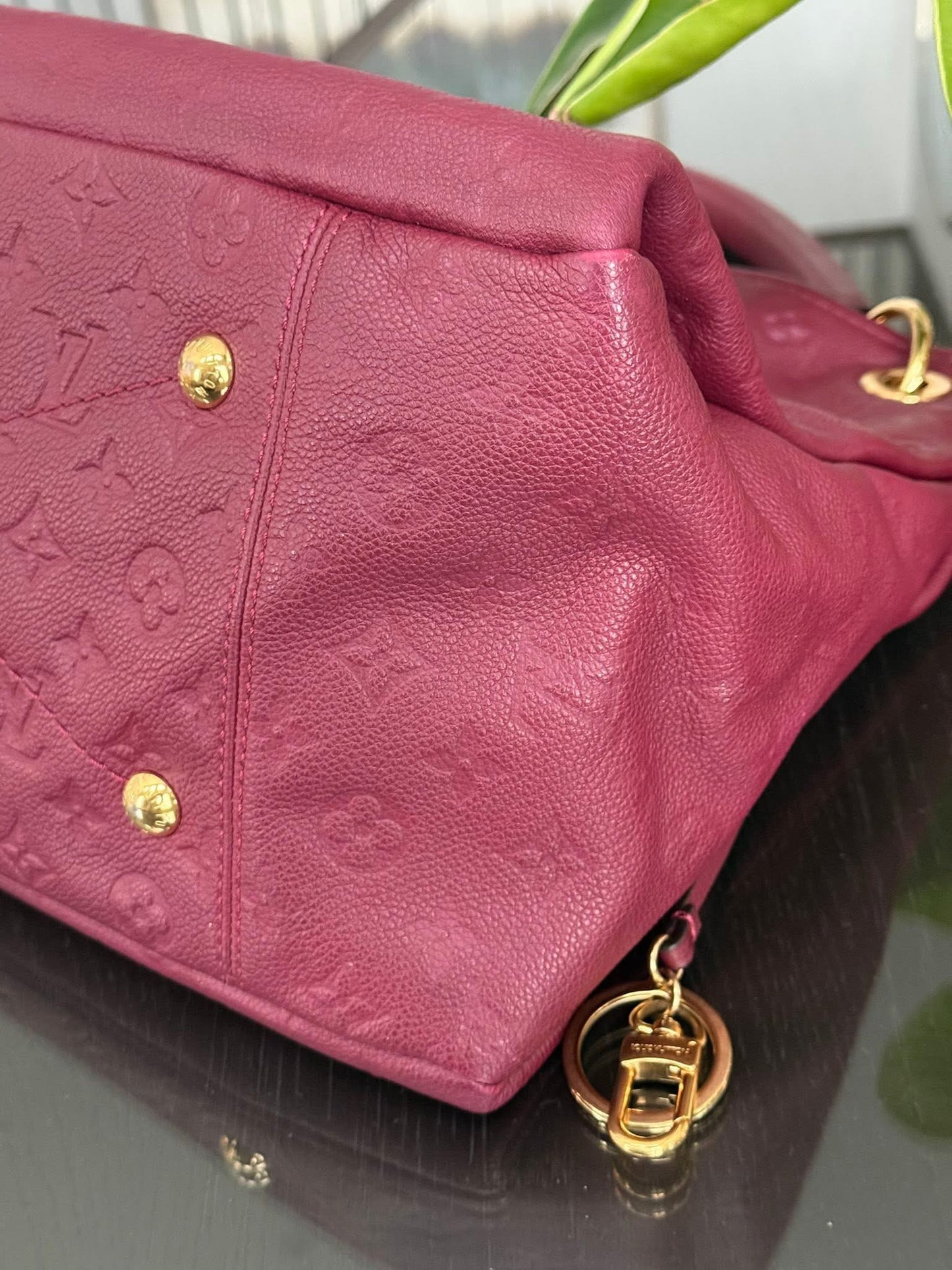 Artsy MM Empriente in Burgundy with Dustbag and Insert Organizer 📅 Year: 2017