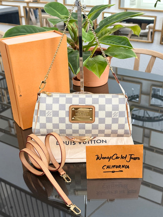 Eva Clutch in Azur with Dustbag and box 🗓️ Year: 2010