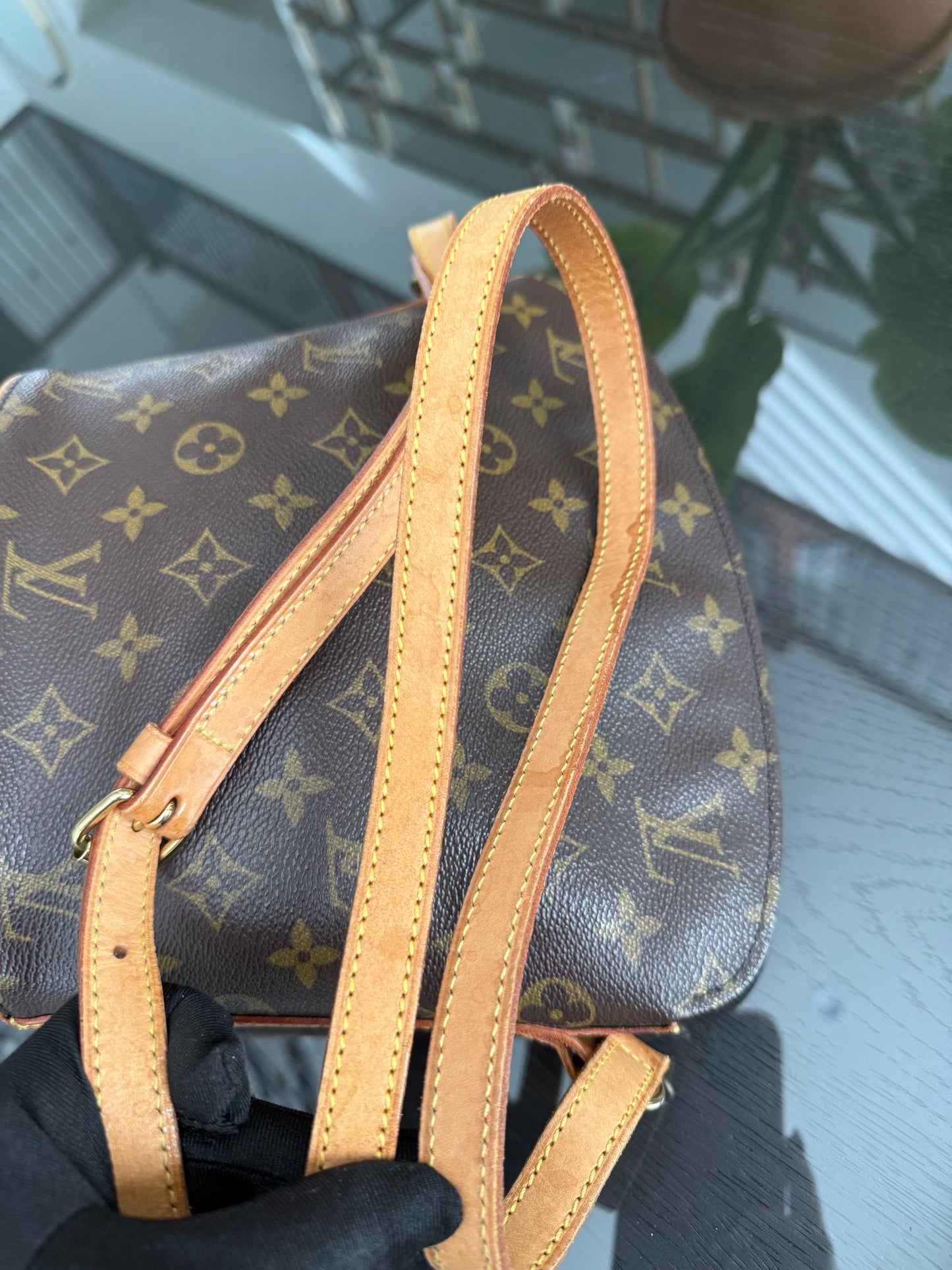 Drouot Crossbody 📅 Year: 1997