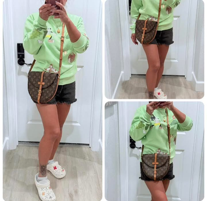 Chantilly MM Crossbody Bag 📅 Year: 1990
