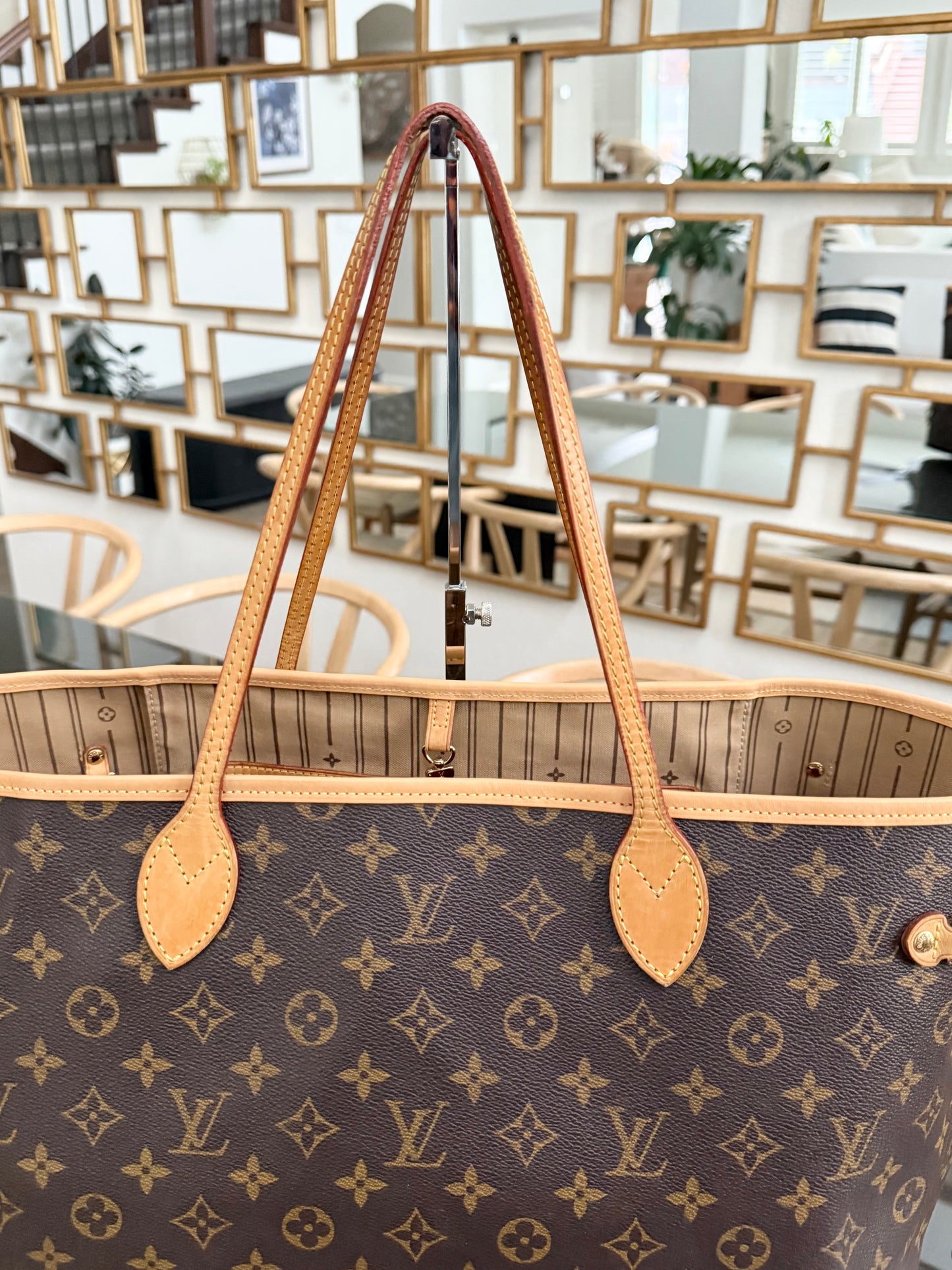 Neverfull GM in Monogram with Dustbag and Insert Organizer 📅 Year: 2007