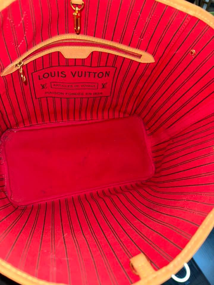 Neverfull MM Monogram in Cerise interior with Dustbag and Insert Organizer 🌺 📅 Year: 2018