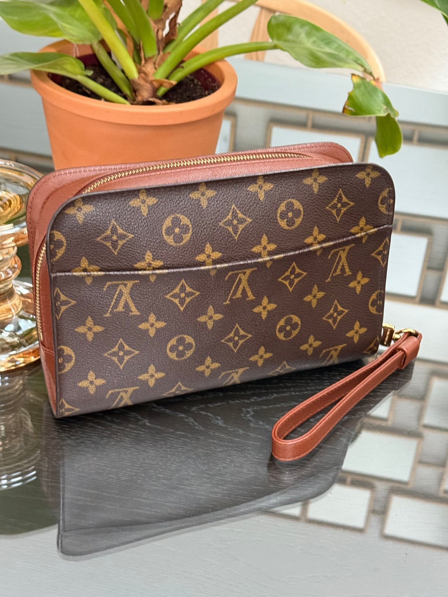 Orsay Clutch -
🗓️ Year: 2001