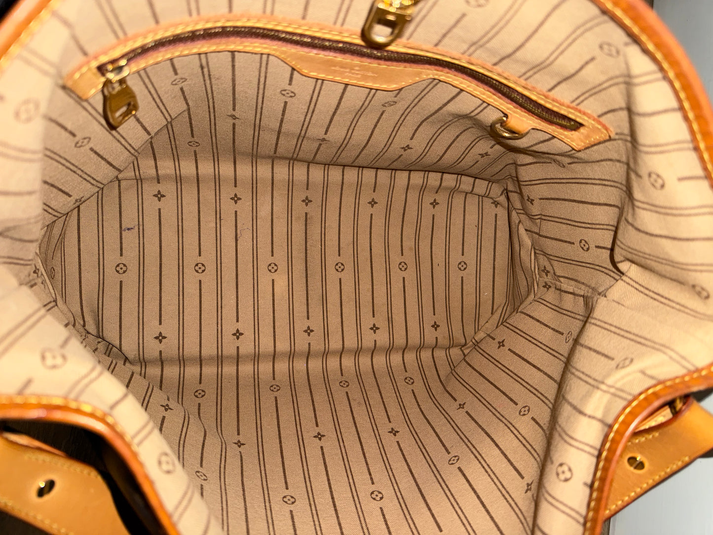 Delightful PM with Dustbag 📅 Year: 2012