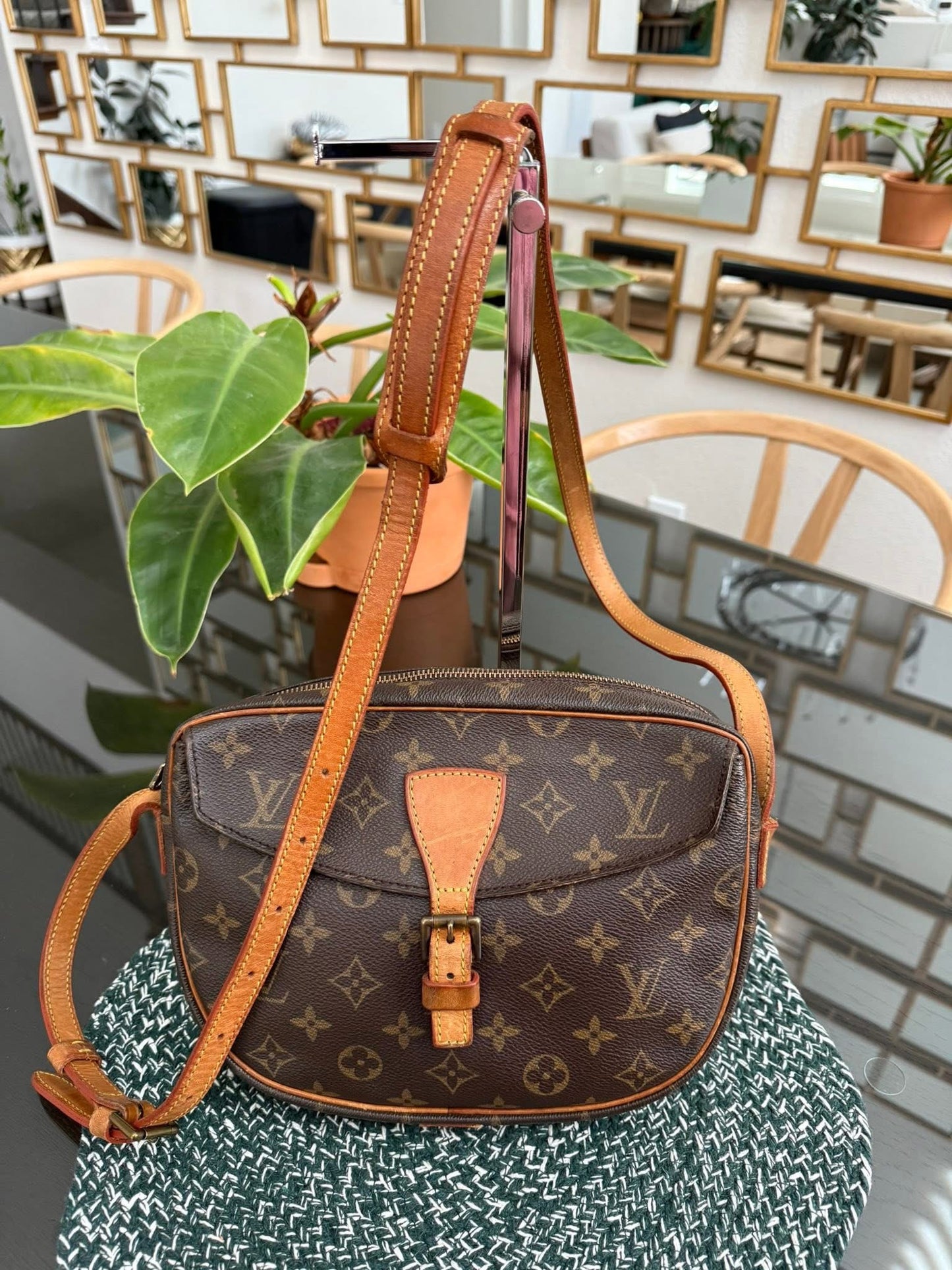 Jeaunefille MM Crossbody 📅 Year: 1989