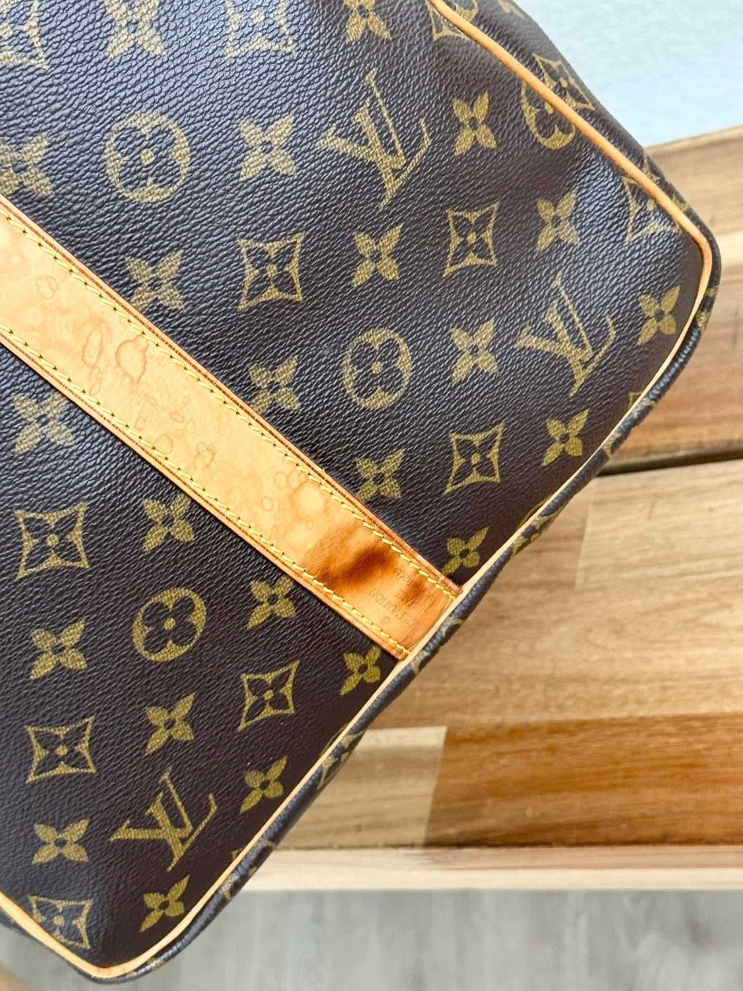 Keepall 55 Bandoulier with Original Strap, Luggage tag and Poignet 📅 Year: 2002
