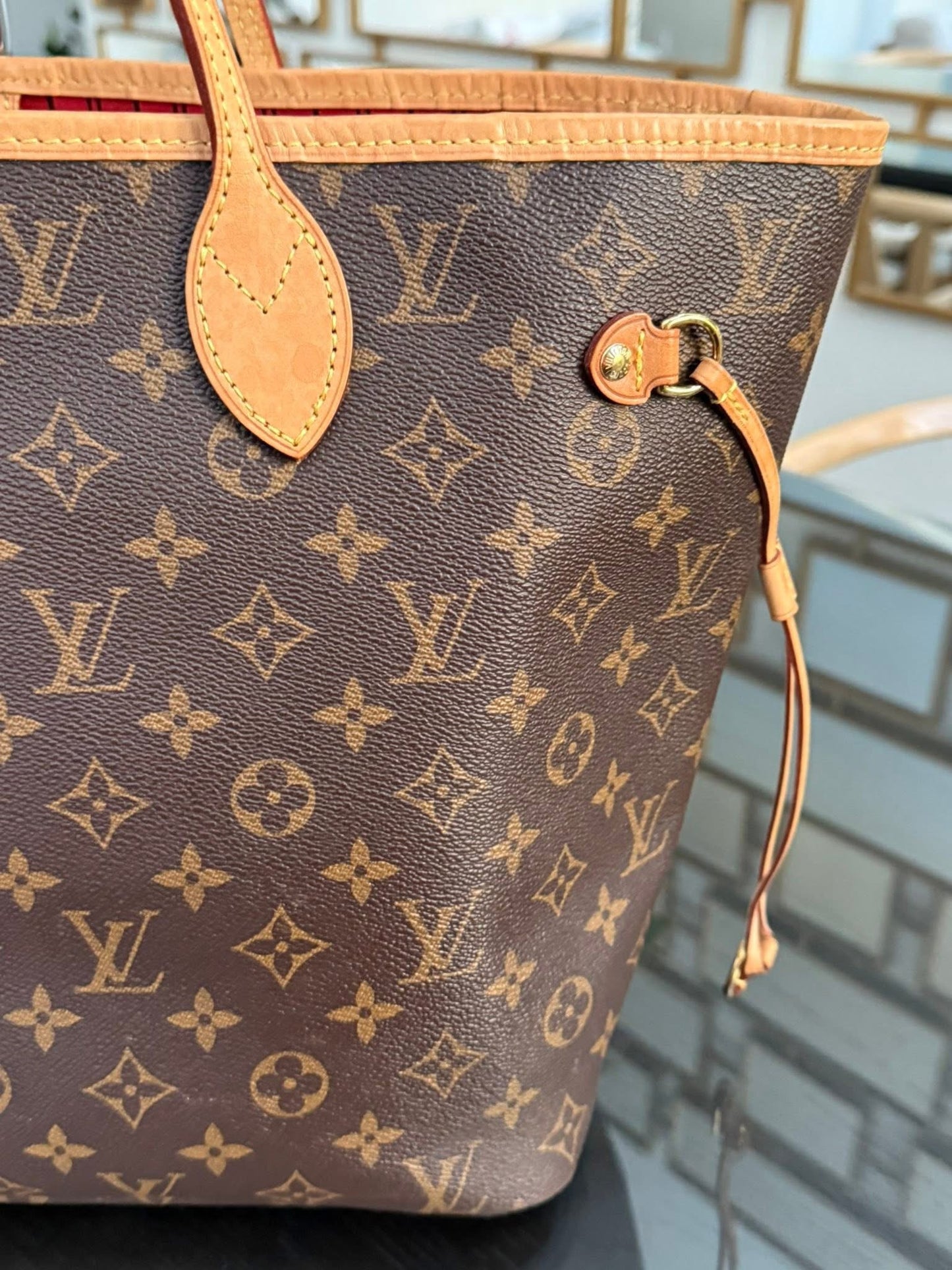 Neverfull MM Monogram in Cerise interior with Dustbag and Insert Organizer 🌺 📅 Year: 2018