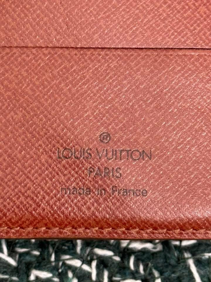 Etui Wallet Passport Holder in Monogram with 8 Cardholders 🗓️ Year: 1990