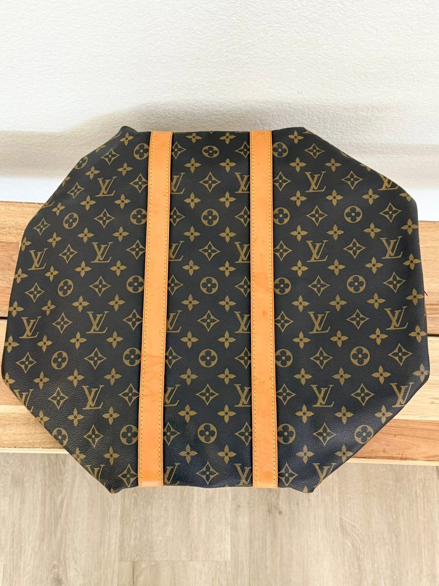 Keepall 45 Bandoulier with Original Strap, Luggage tag and Poignet 📅 Year: 1998