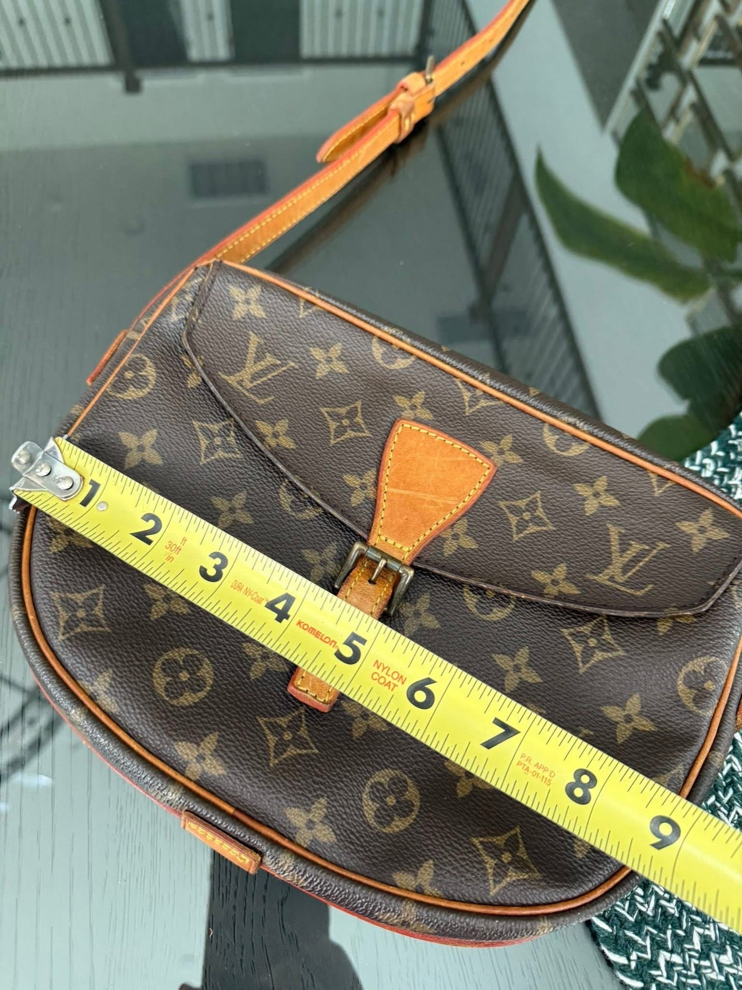 Jeaunefille MM Crossbody 📅 Year: 1989