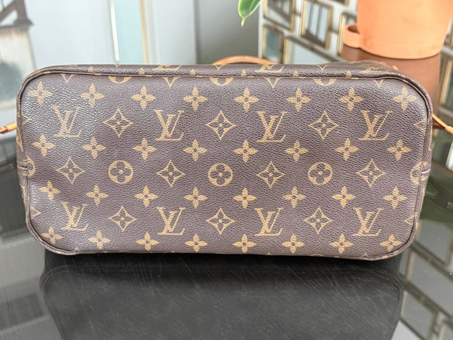 Neverfull MM with Insert Organizer 📅 Year: 2013