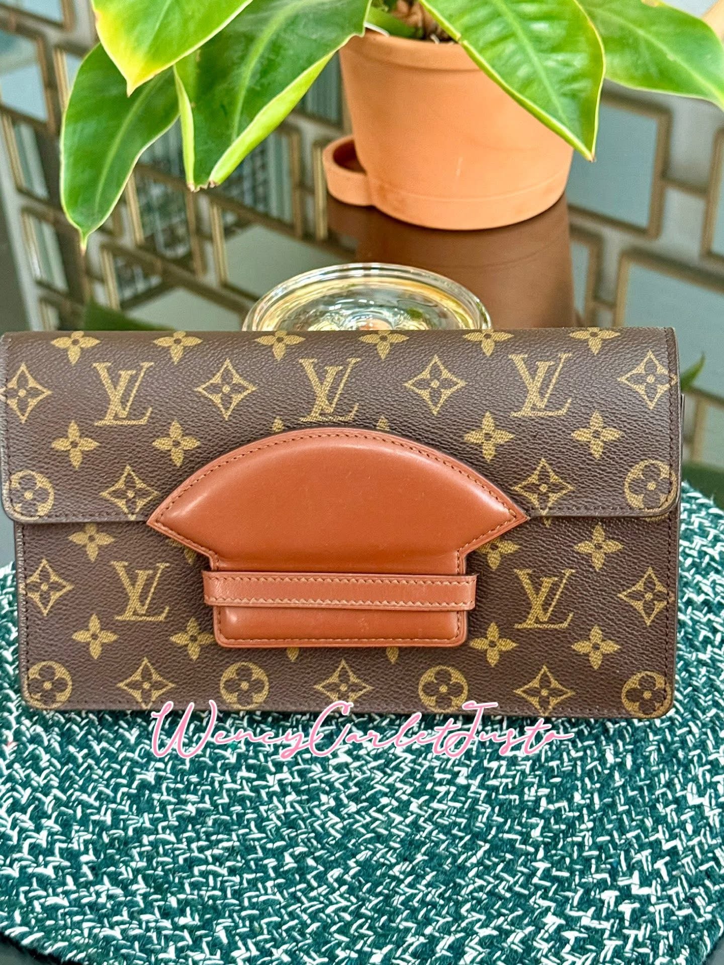 Chaillot Clutch w/ Dustbag 🗓️ Year: 1987