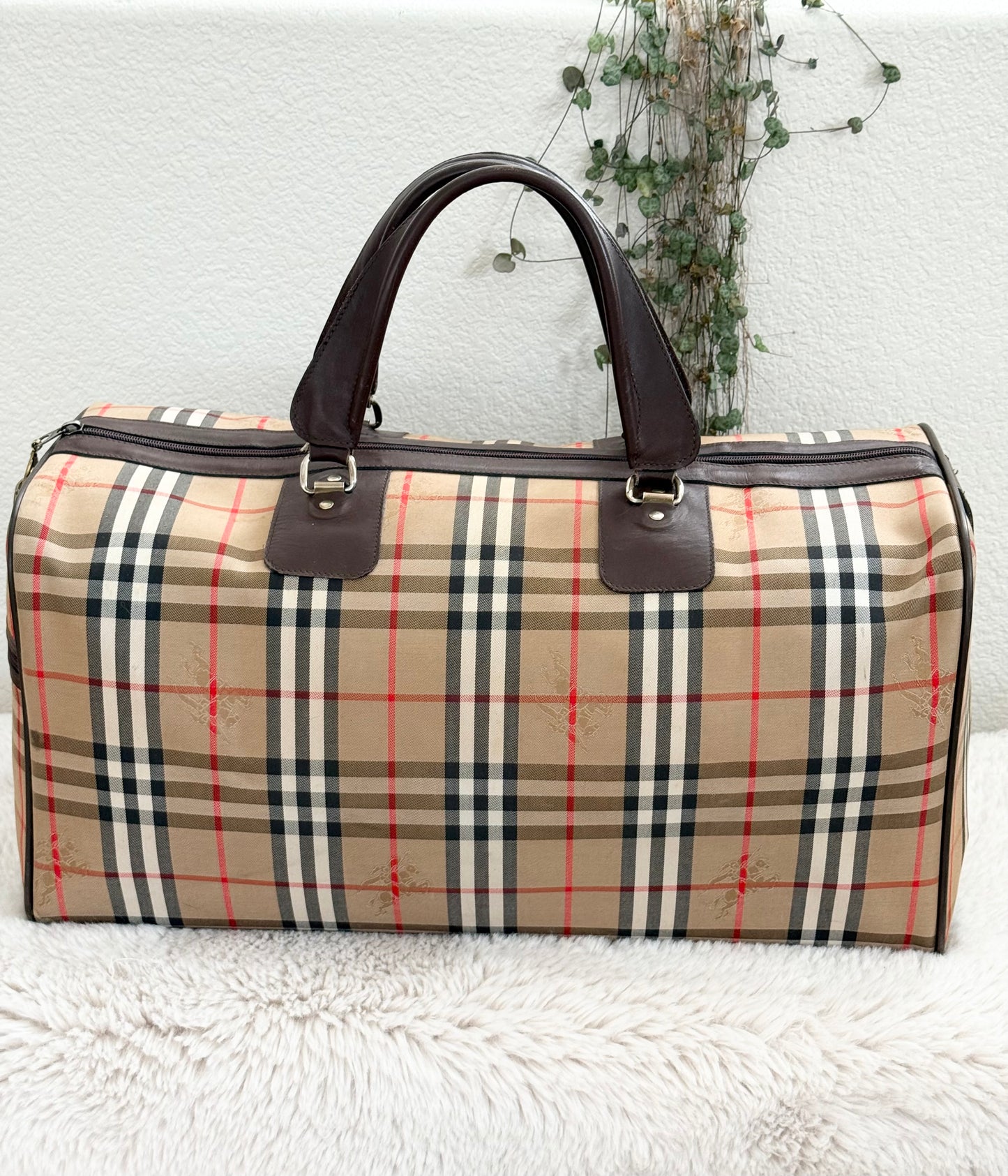 Burberry Duffle/ Travel Bag 📅