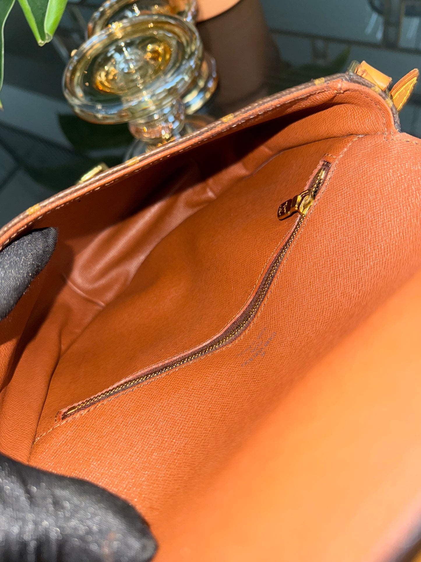 Chantilly MM Crossbody Bag 🌺Year: 1995